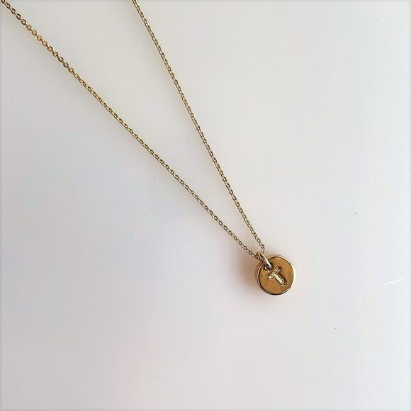 NEW INITIAL T MINI CIRCLE NECKLACE - Picture 4 of 7